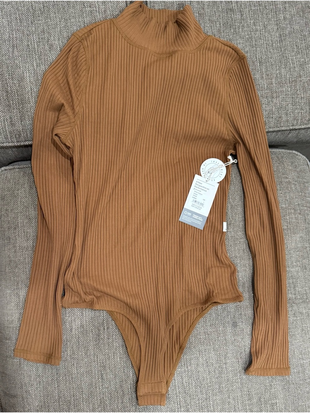 NWT. Vuori Bleeker bodysuit - Caramel- L